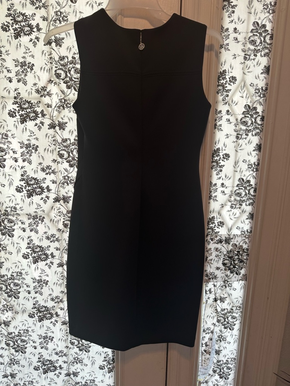 Tommy Hilfiger Black Sleeveless Mini Sheath Dress
